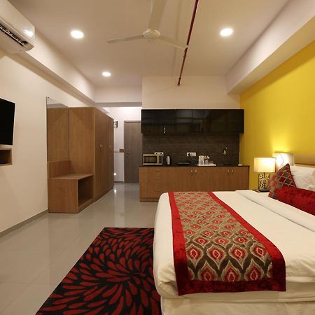 Hotel Downtown Gandhinagar Eksteriør billede