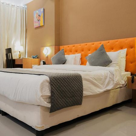 Hotel Downtown Gandhinagar Eksteriør billede