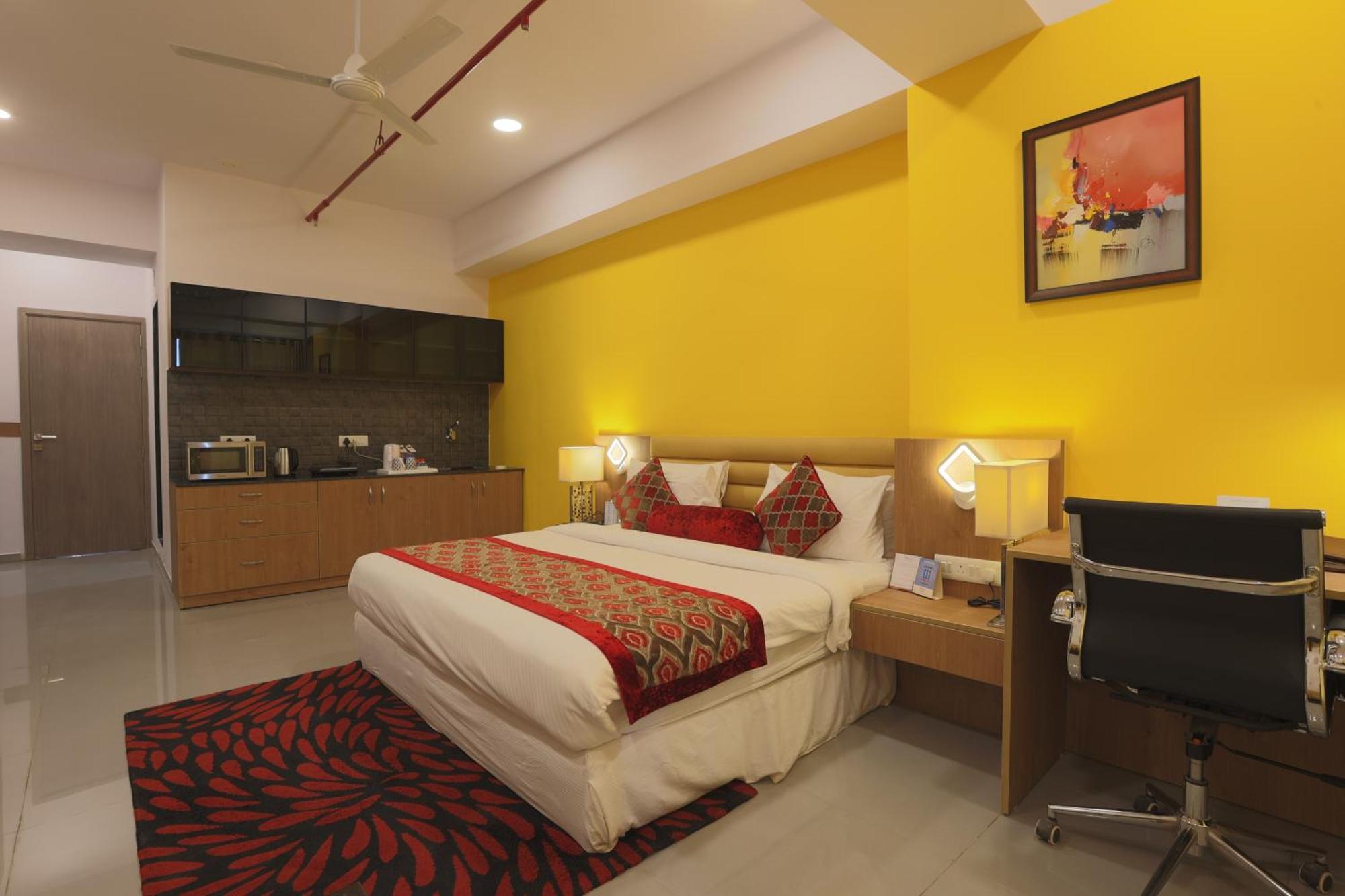 Hotel Downtown Gandhinagar Eksteriør billede