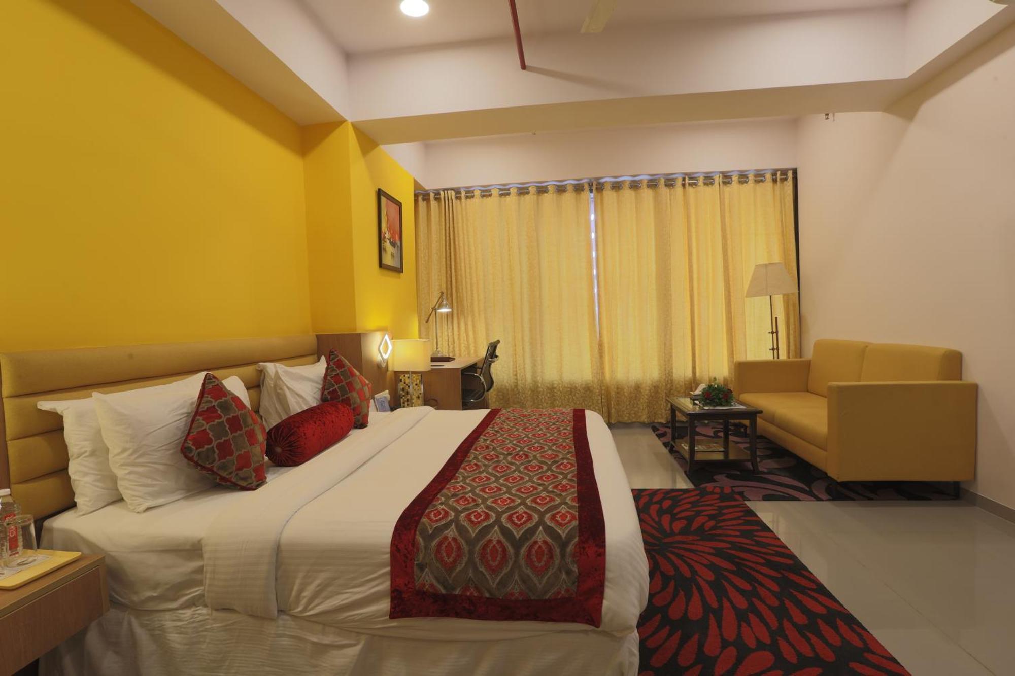 Hotel Downtown Gandhinagar Eksteriør billede