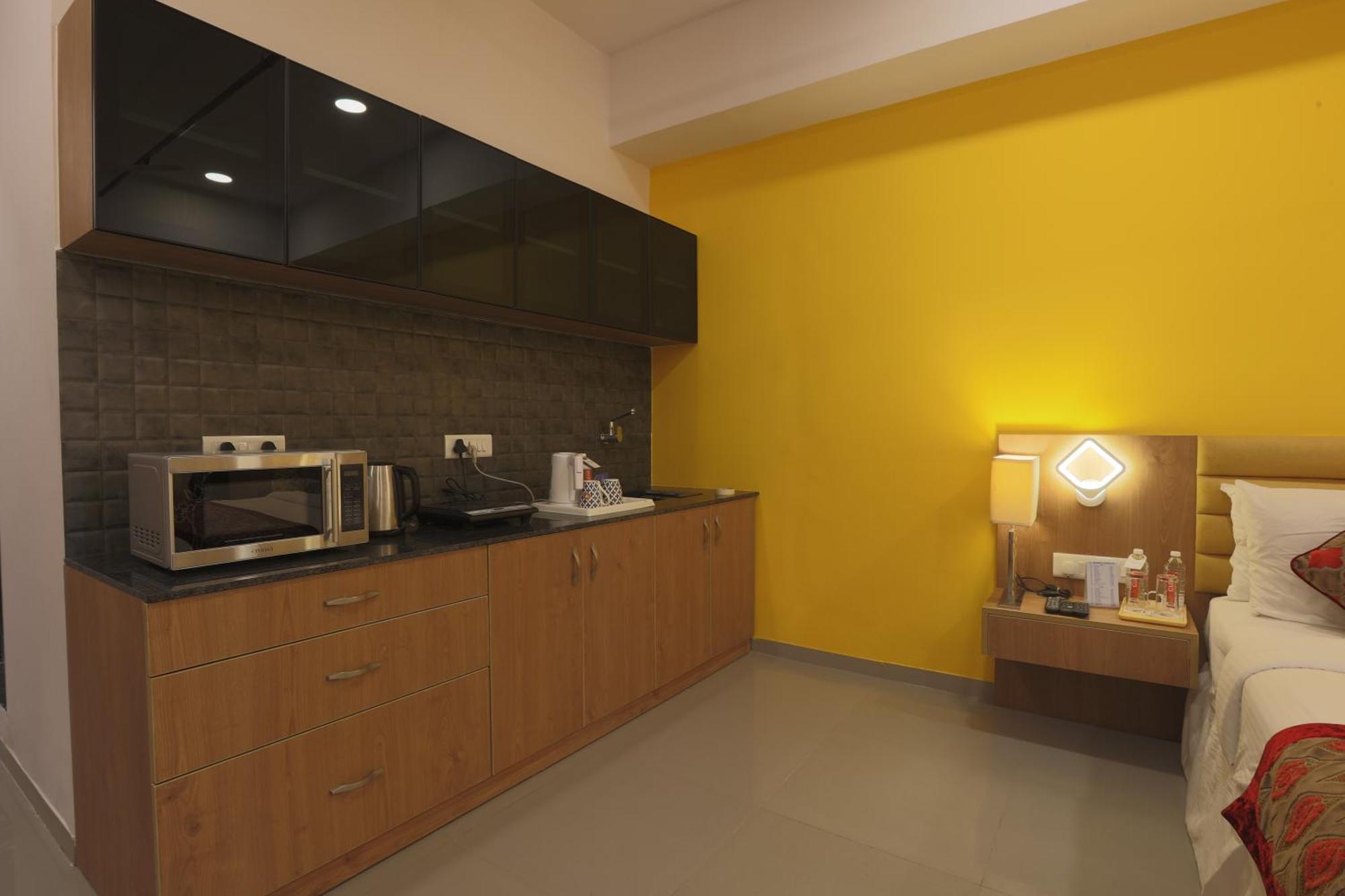Hotel Downtown Gandhinagar Eksteriør billede