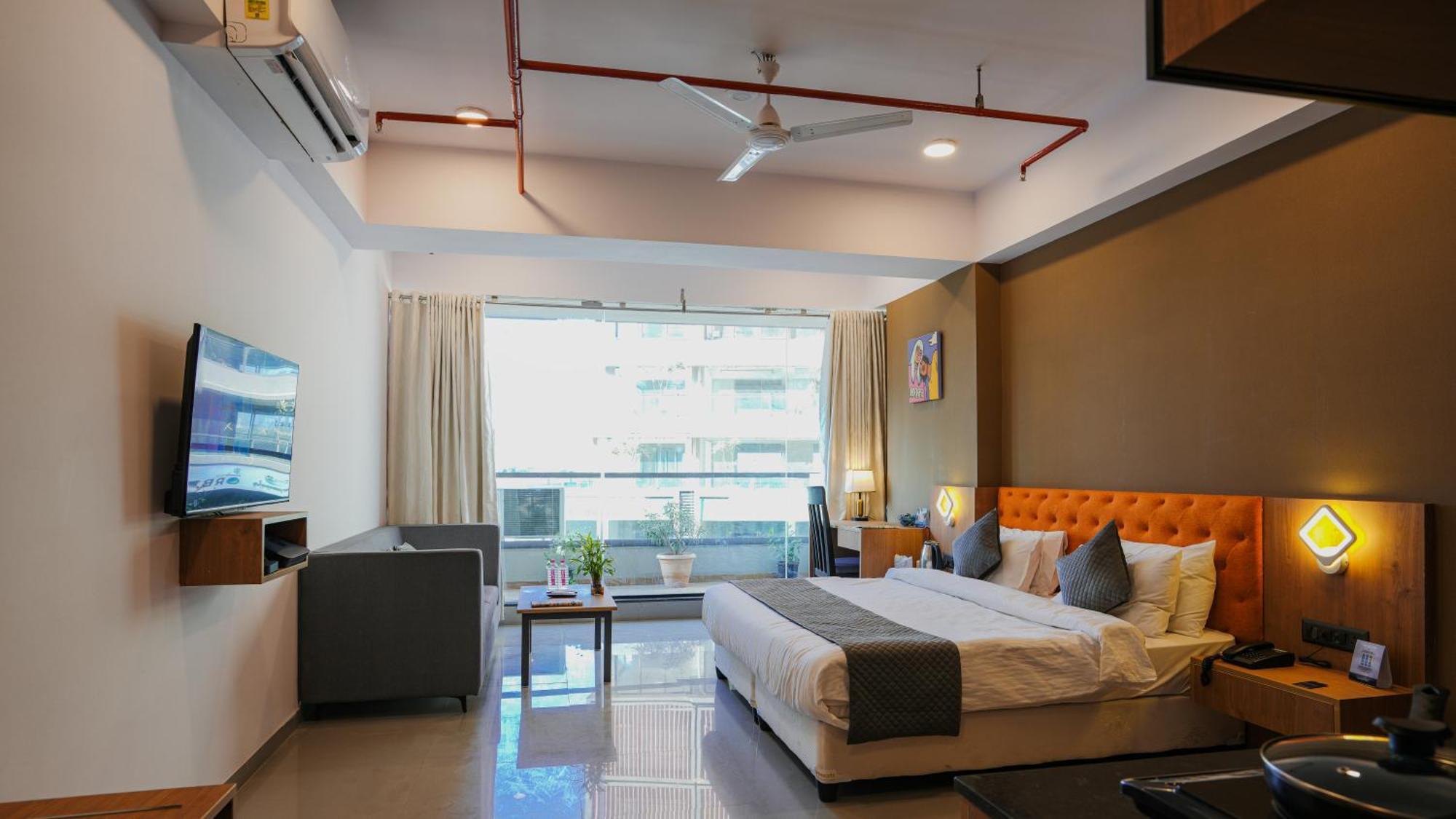 Hotel Downtown Gandhinagar Eksteriør billede