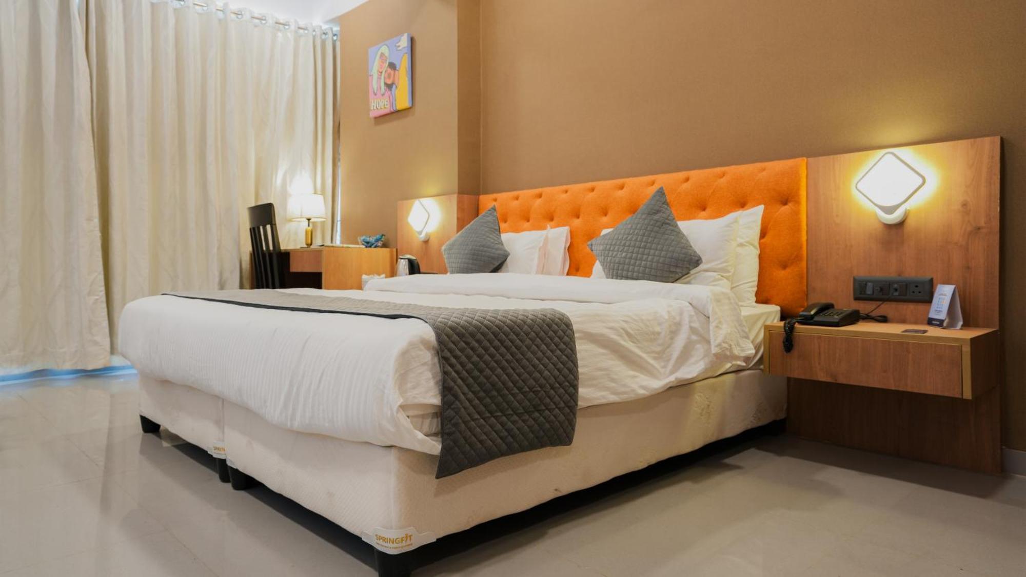 Hotel Downtown Gandhinagar Eksteriør billede