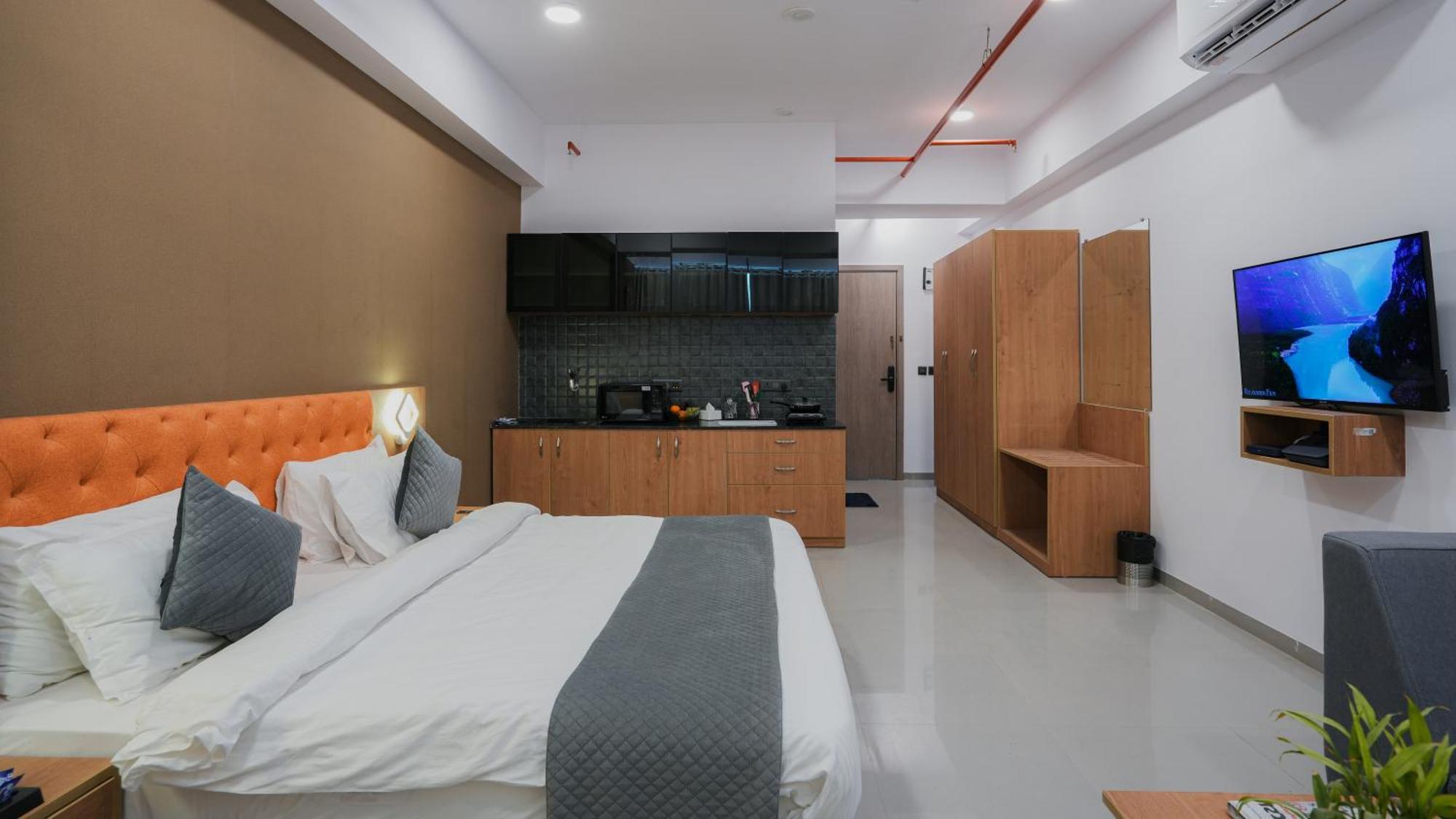 Hotel Downtown Gandhinagar Eksteriør billede